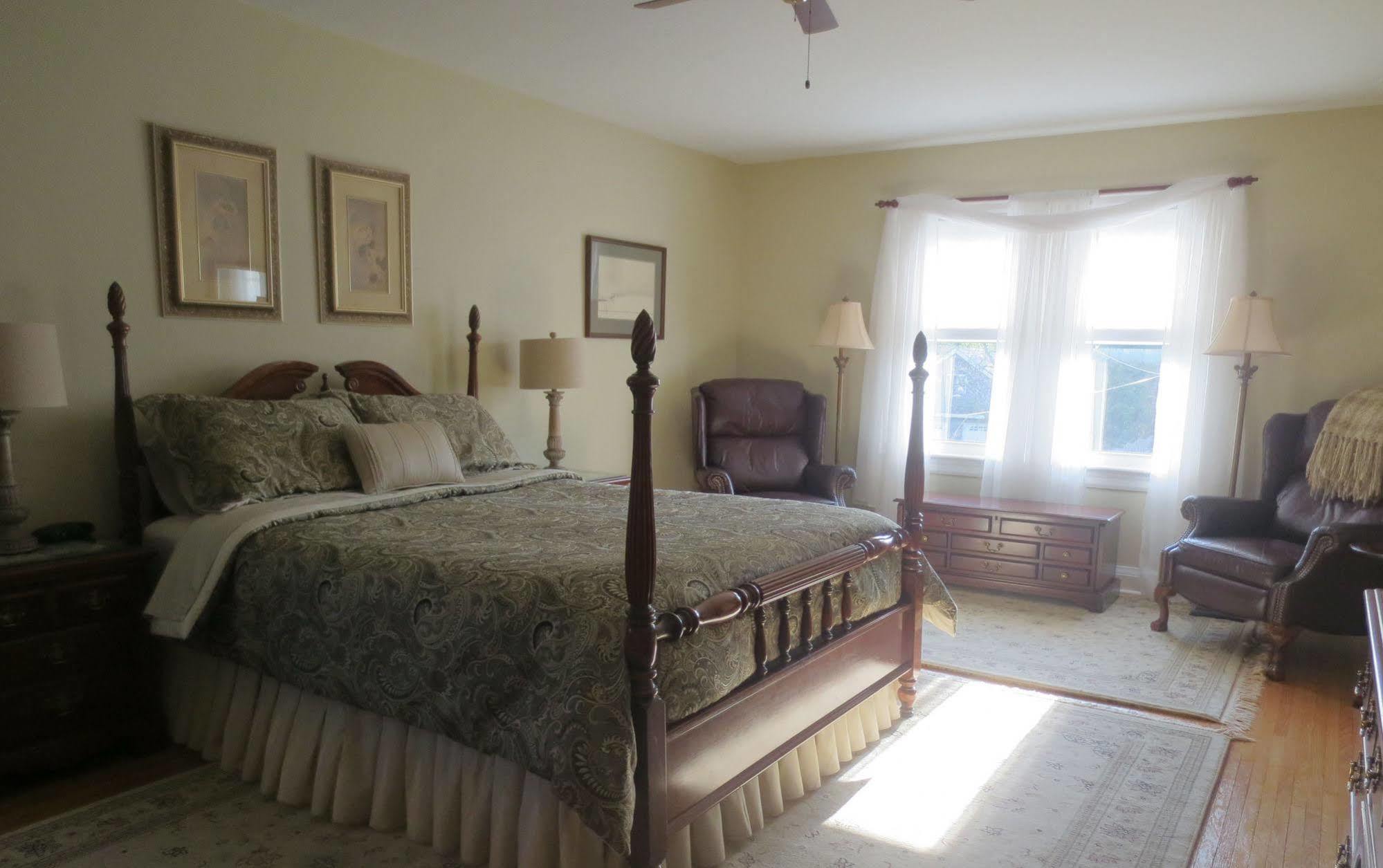 Robinsong Bed & Breakfast Thorold Dış mekan fotoğraf